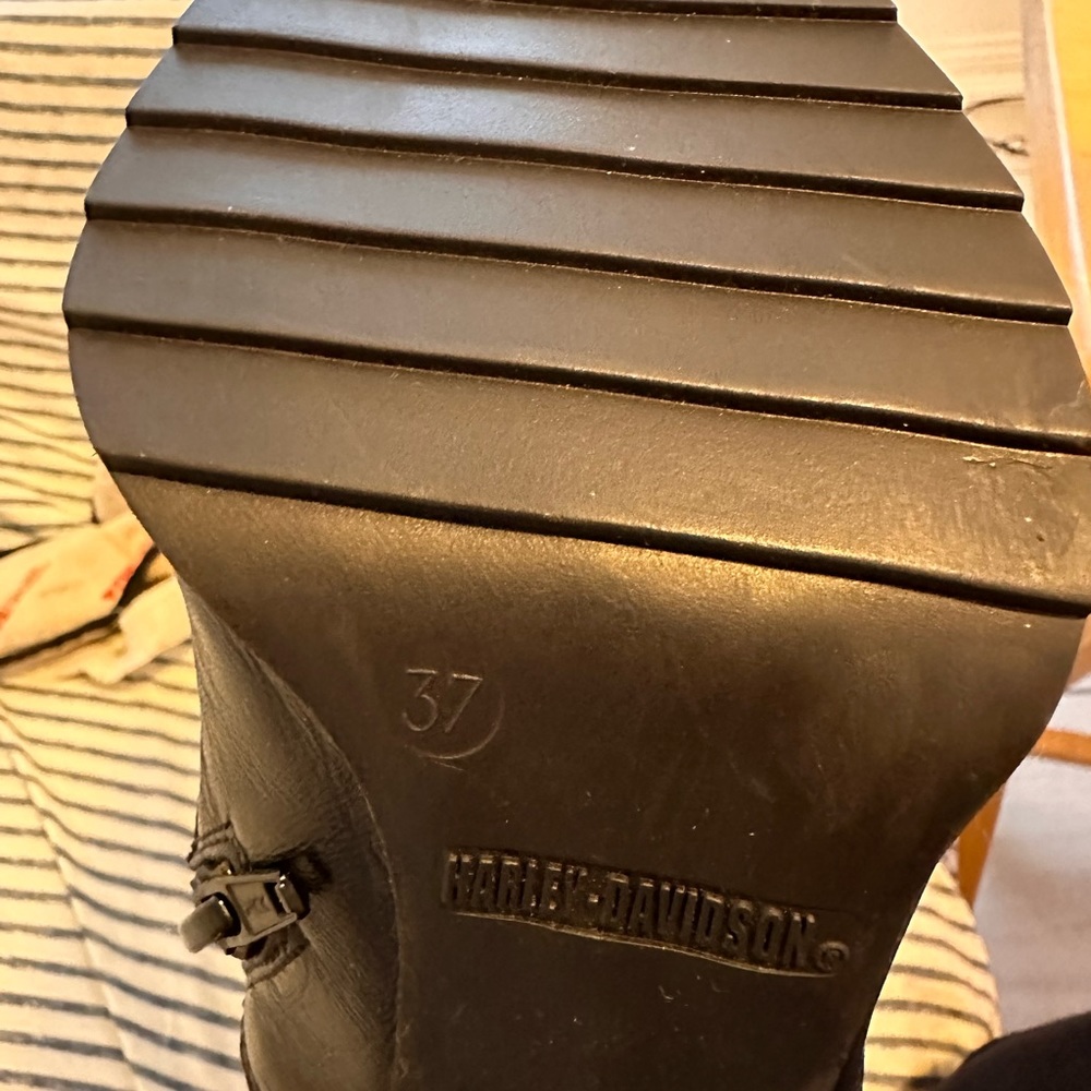 New one of a kind Harley Davidson Boot bought in Italy . Full leather - Picture 2 of 4